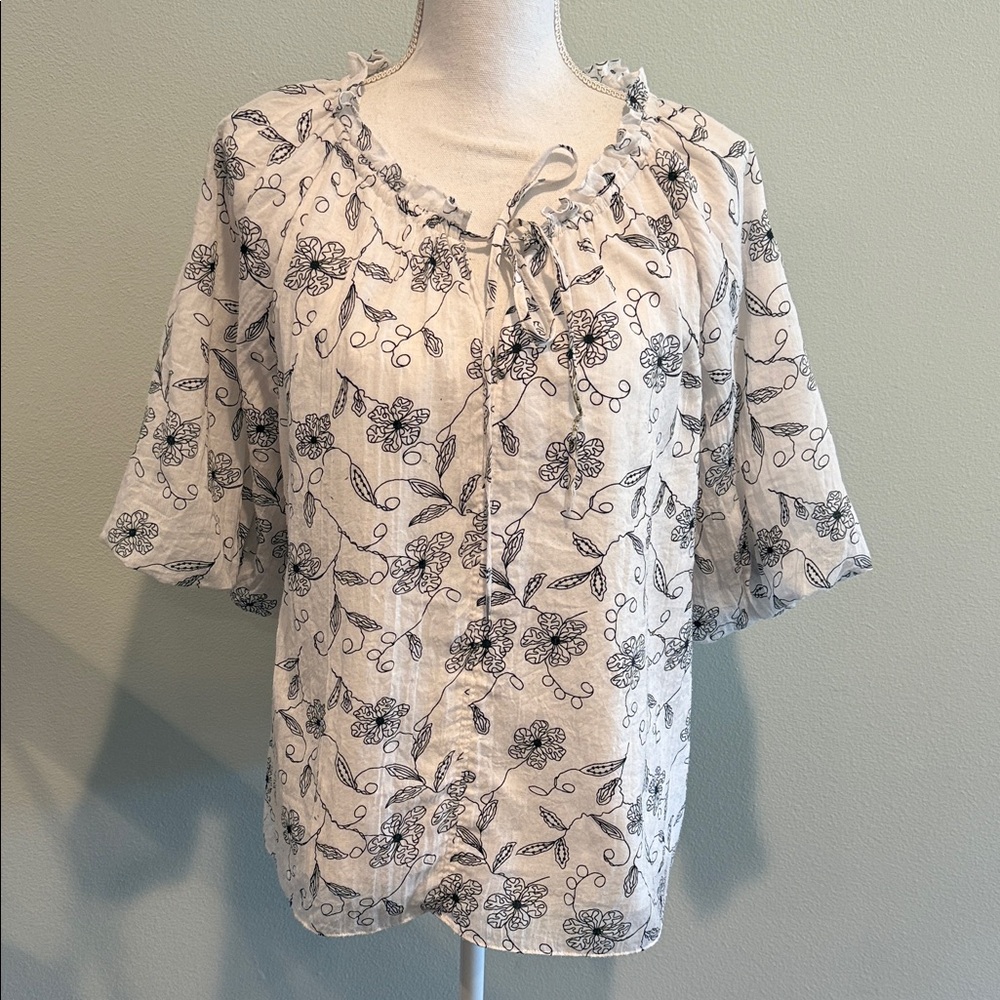 Jones New York Floral Blouse - Cream and Black